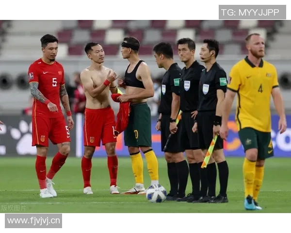 亚洲杯赛场上的明星球员风采与实力解析：从进攻到防守的全面盘点